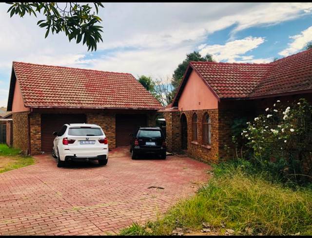 4 BEDROOM HOUSE FOR SALE IN NORKEM PARK